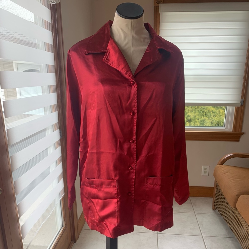 🪐✨Red silk button down